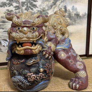 🔥 TUYỆT TÁC KỲ LÂN SHISA KUTANI CỠ ĐẠI – LINH VẬT TRẤN TRẠCH CỦA XỨ OKINAWA