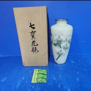 Bình hoa Cloisonne Shippo đỏ đô hoa mận trắng
