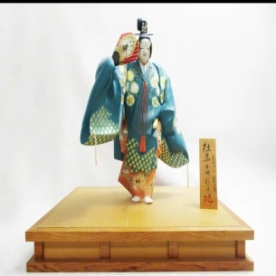 ✨ CÂY QUẢ ĐỎ PHA LÊ – ĐIỂM NHẤN SANG TRỌNG CHO KHÔNG GIAN SỐNG