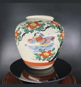 Bình hoa Nhật Bản phong cách hiện đại