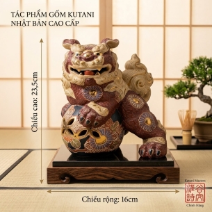 🦁 TUYỆT TÁC KỲ LÂN CƯỠI QUẢ CẦU PHONG THỦY – GỐM KUTANI NHẬT BẢN