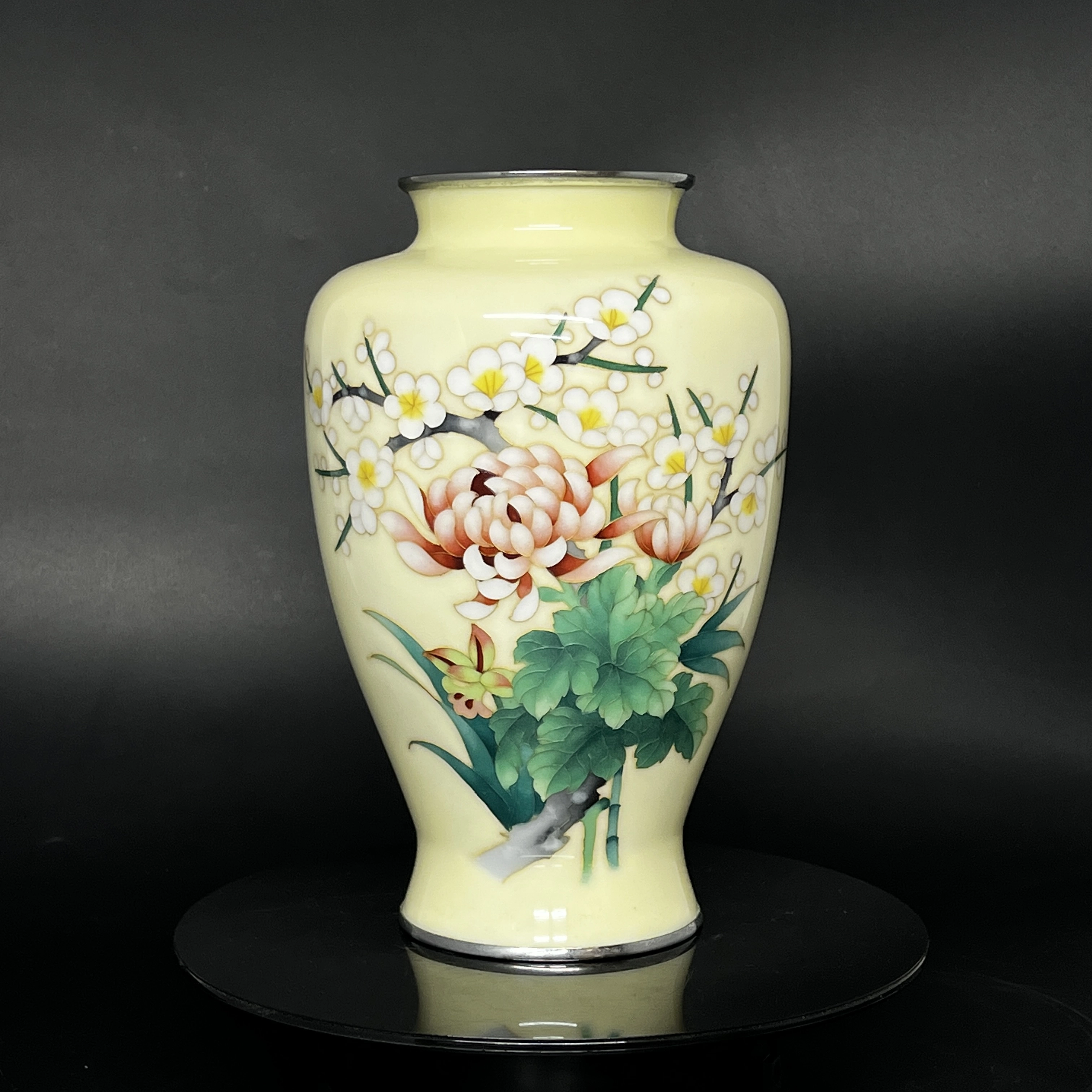Bình hoa Cloisonne Shippohoa cúc đại đoá đỏ