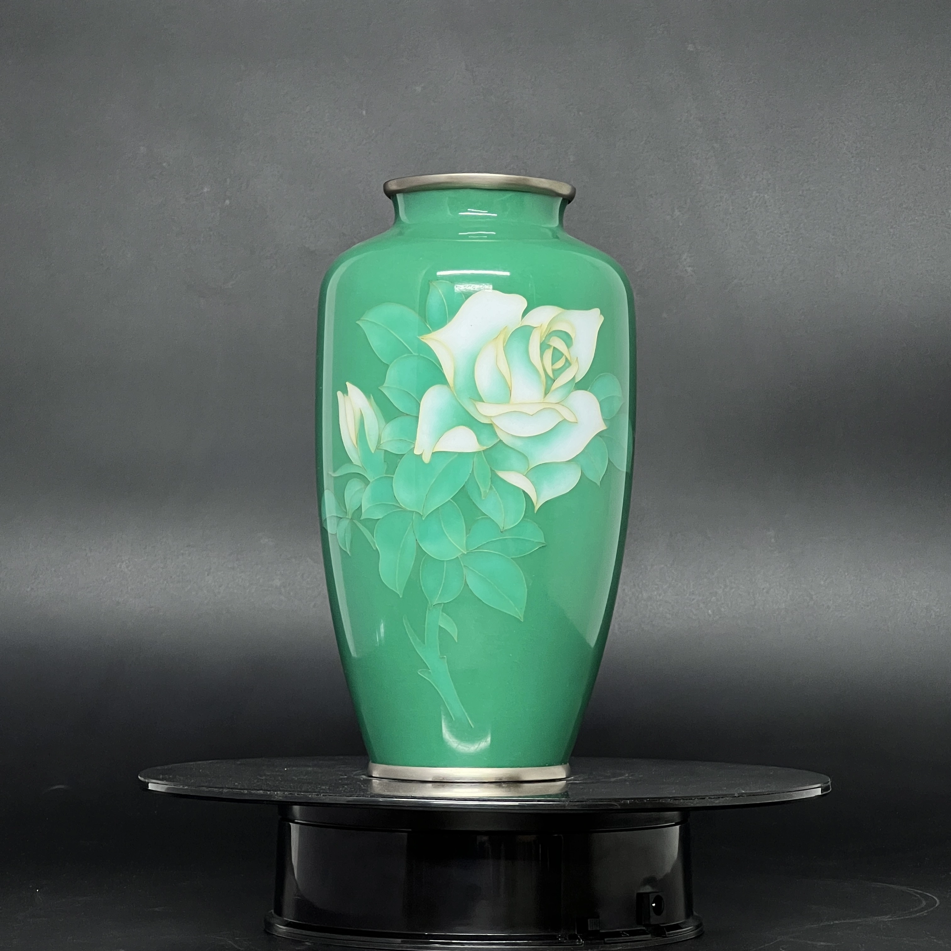 Bình hoa Cloisonne Shippohoa cúc đại đoá đỏ