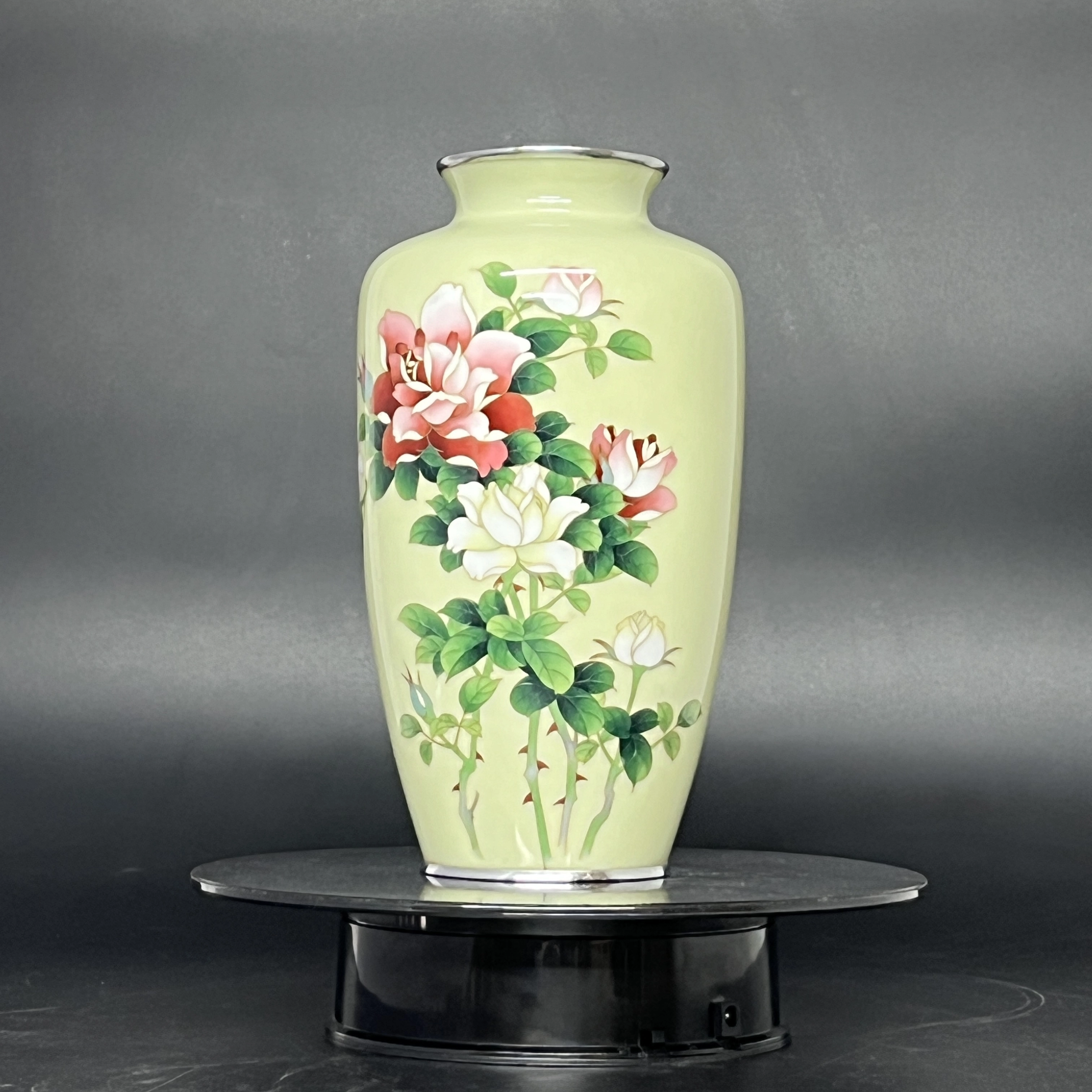 Bình hoa Cloisonne Shippohoa cúc đại đoá đỏ