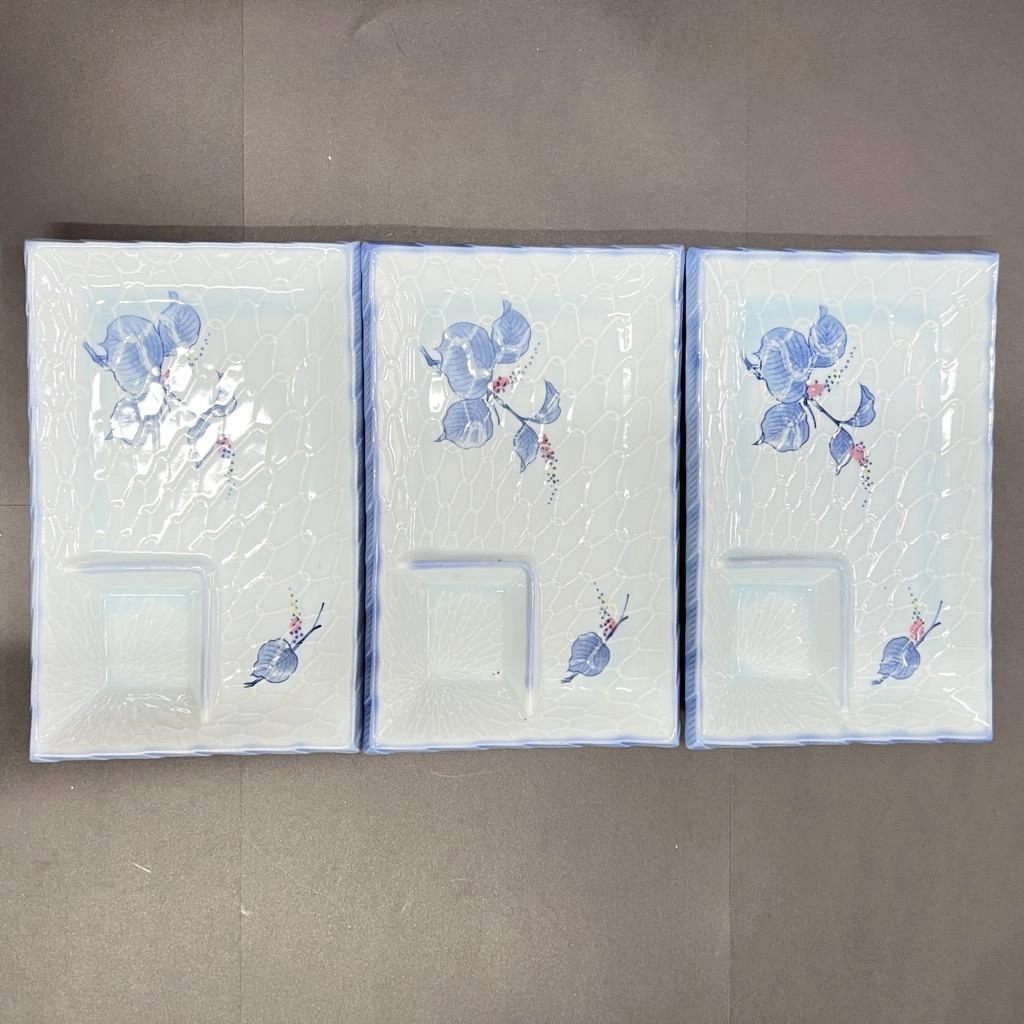 Đĩa ăn tròn họa tiết
