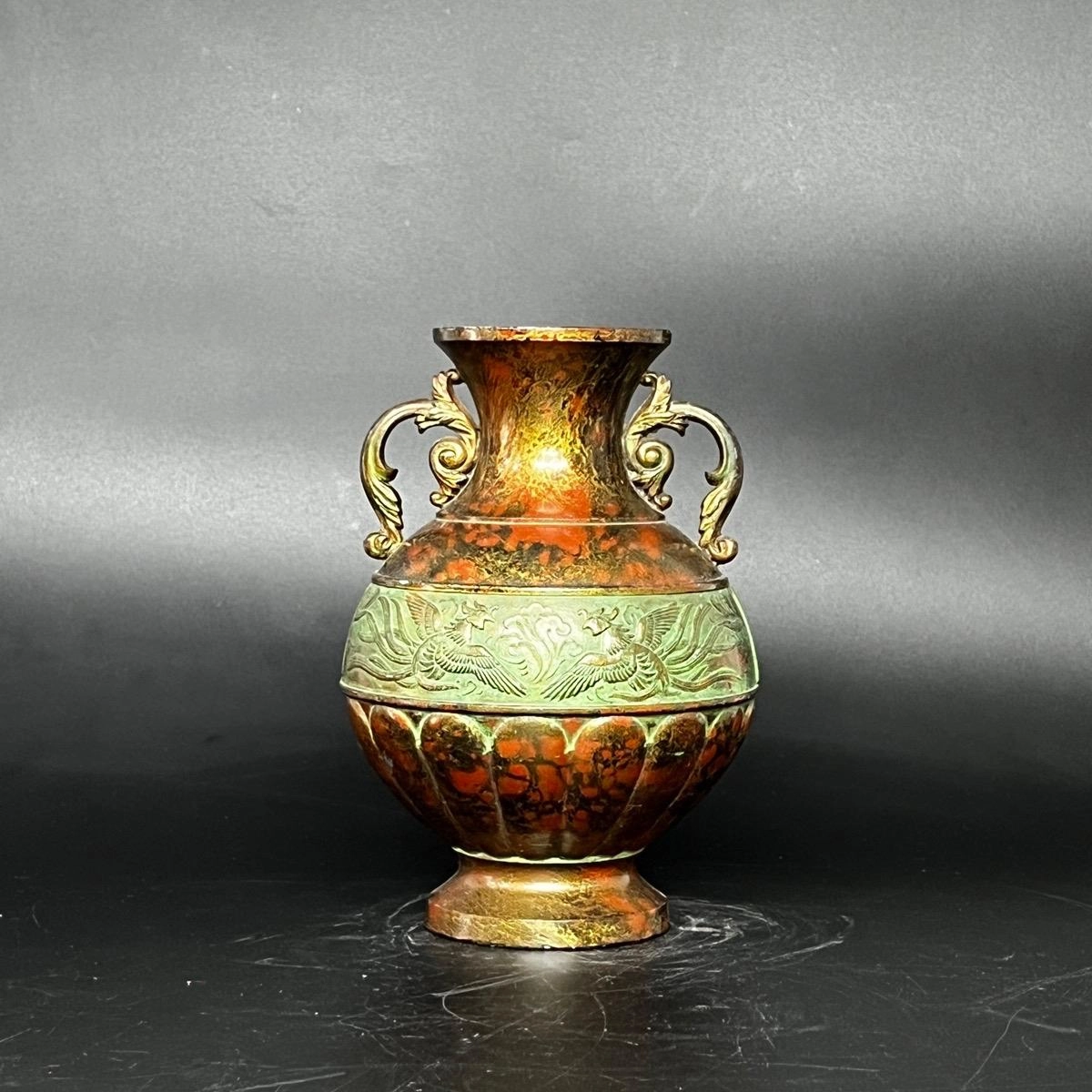 Bình Đồng Khắc Đôi Chim Hạc – Biểu Tượng Trường Thọ Và Cao Quý