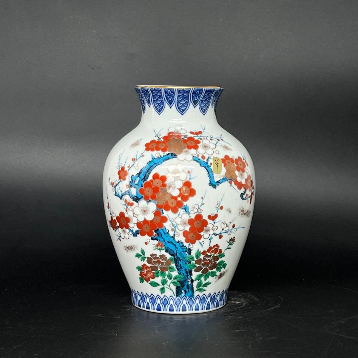 Bình hoa Imari hoạ tiết cành hoa mai đào