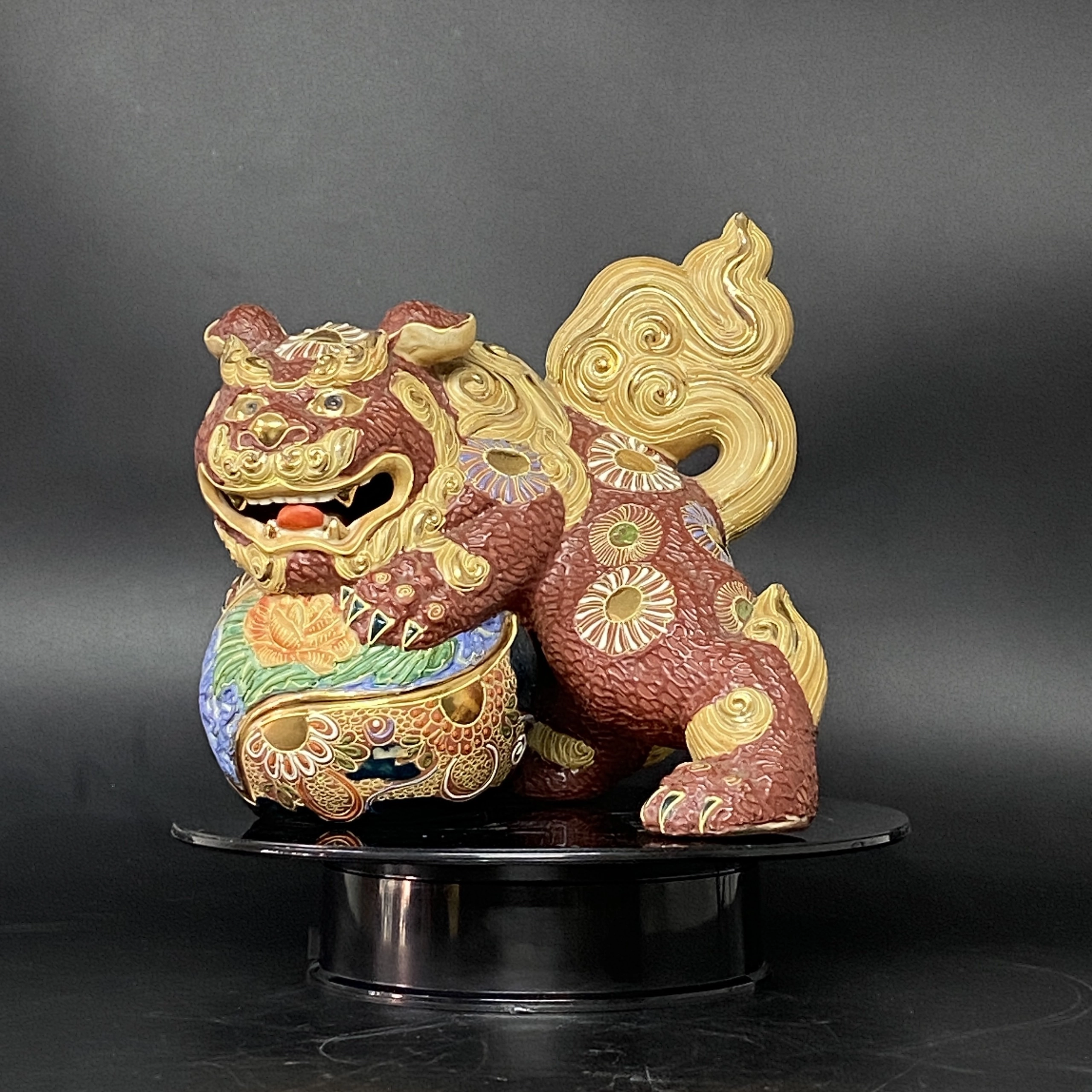 Tượng gốm kỳ lân trấn trạch Nhật bản