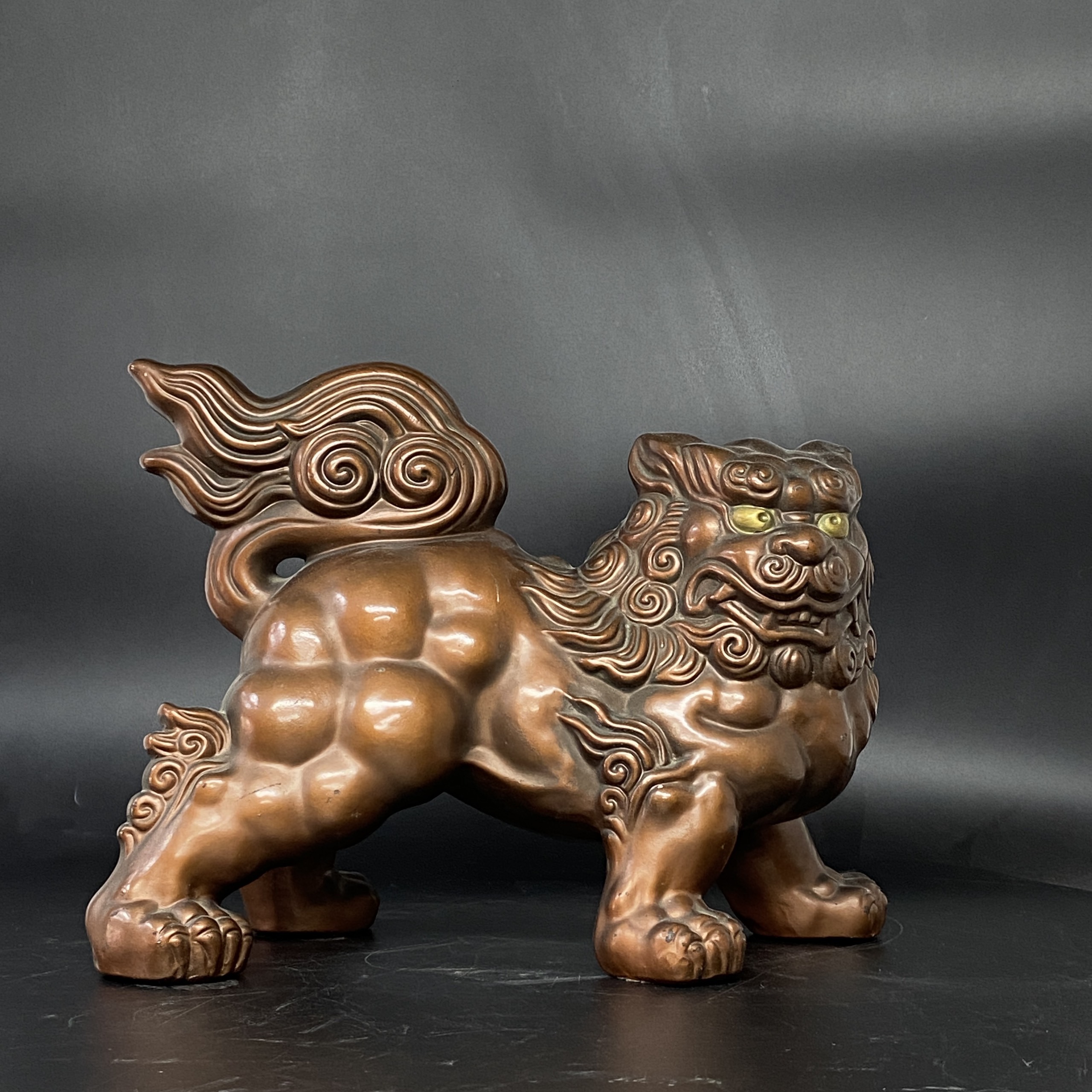Tượng gốm kỳ lân trang trí Nhật bản
