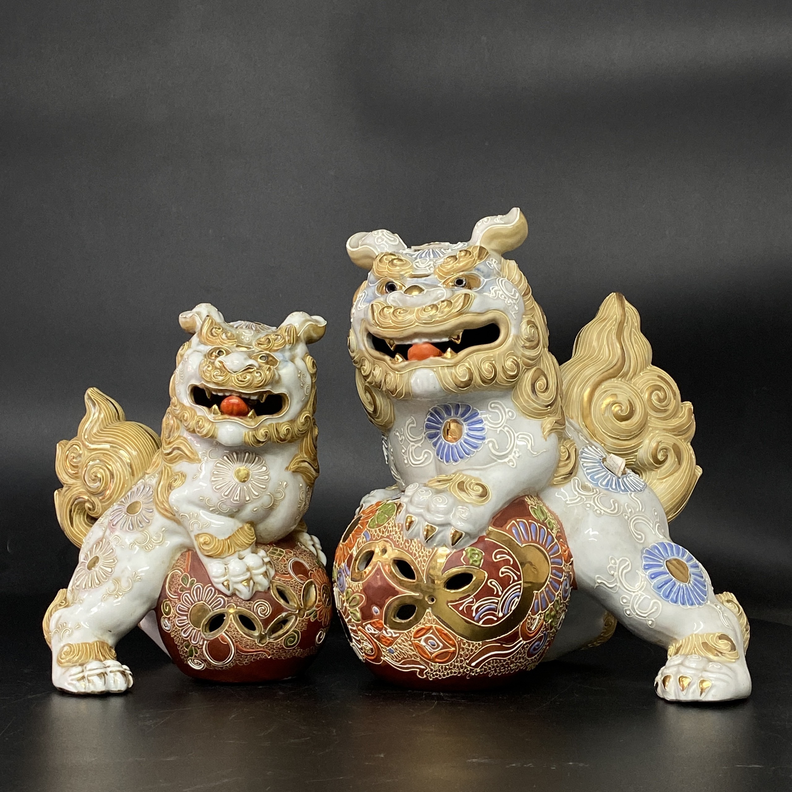 Cặp tượng gốm kỳ lân trắng