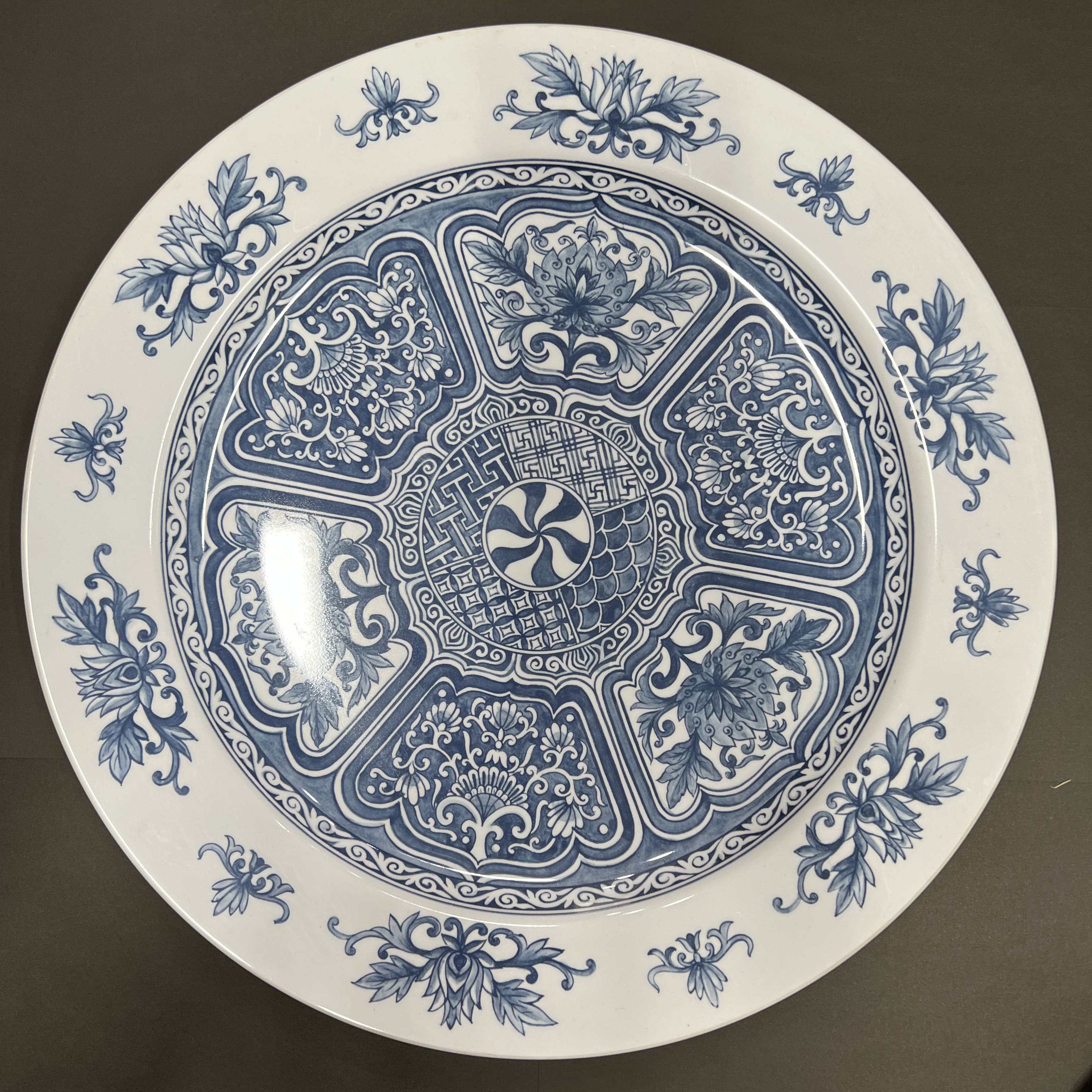 Đĩa nhựa Noritake hoạ tiết men lam