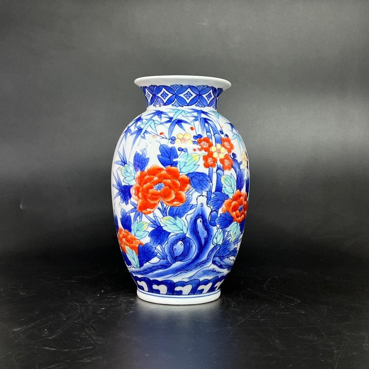 Bình hoa Imari hoạ tiết hoa đào, hoa mẫu đơn