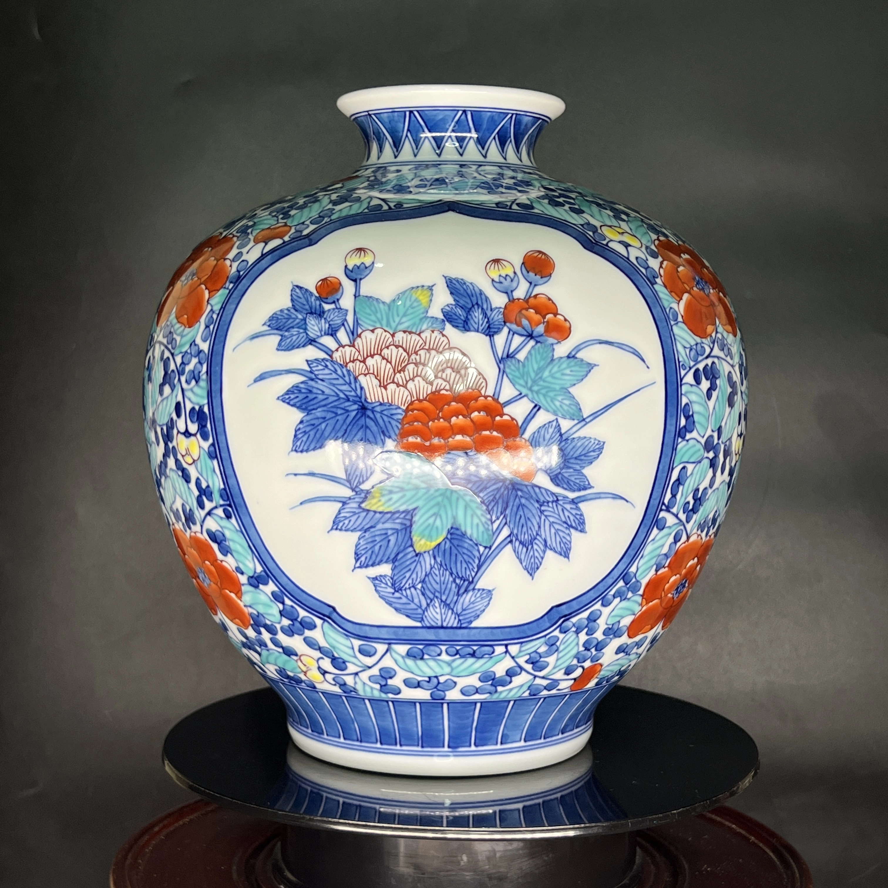Bình hoa Imari xưa Nhật bản hoạ tiết hoa lá dáng hình trụ cổ điển