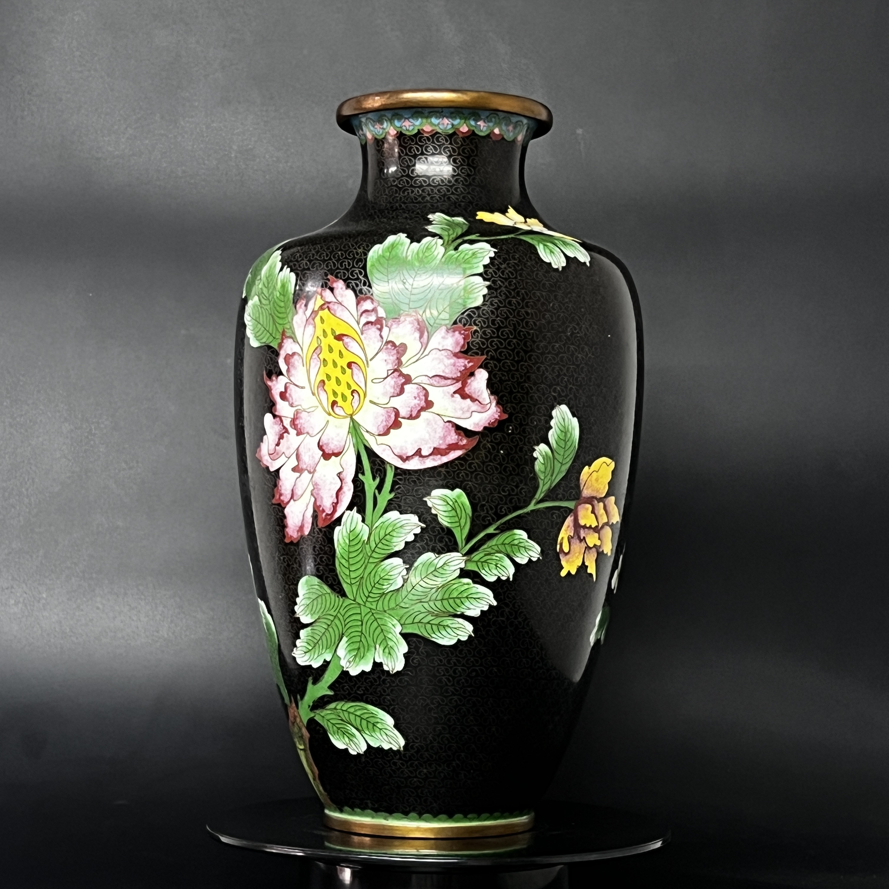 Bình pháp lam hoa mẫu đơn