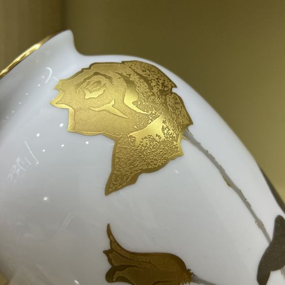 Bình hoa Noritake hoạ tiết hoa hồng dát vàng