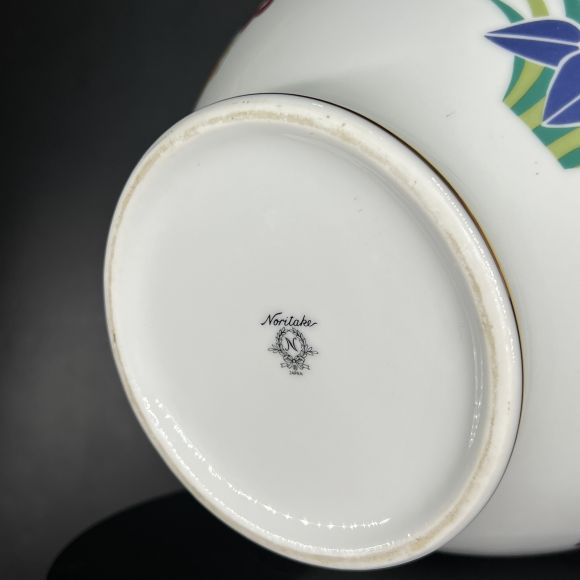 Bình sứ Noritake vẽ hoa lá mùa xuân , miệng bình mạ vàng