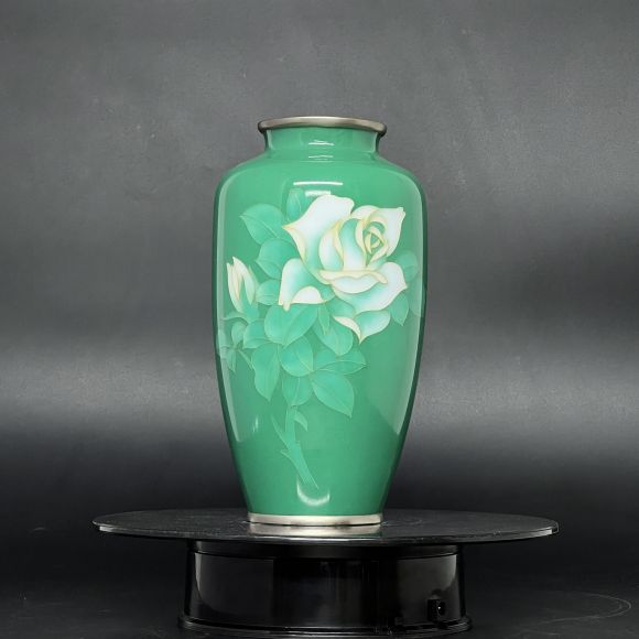 Bình hoa Cloisonne Shippo hoa hồng trắng